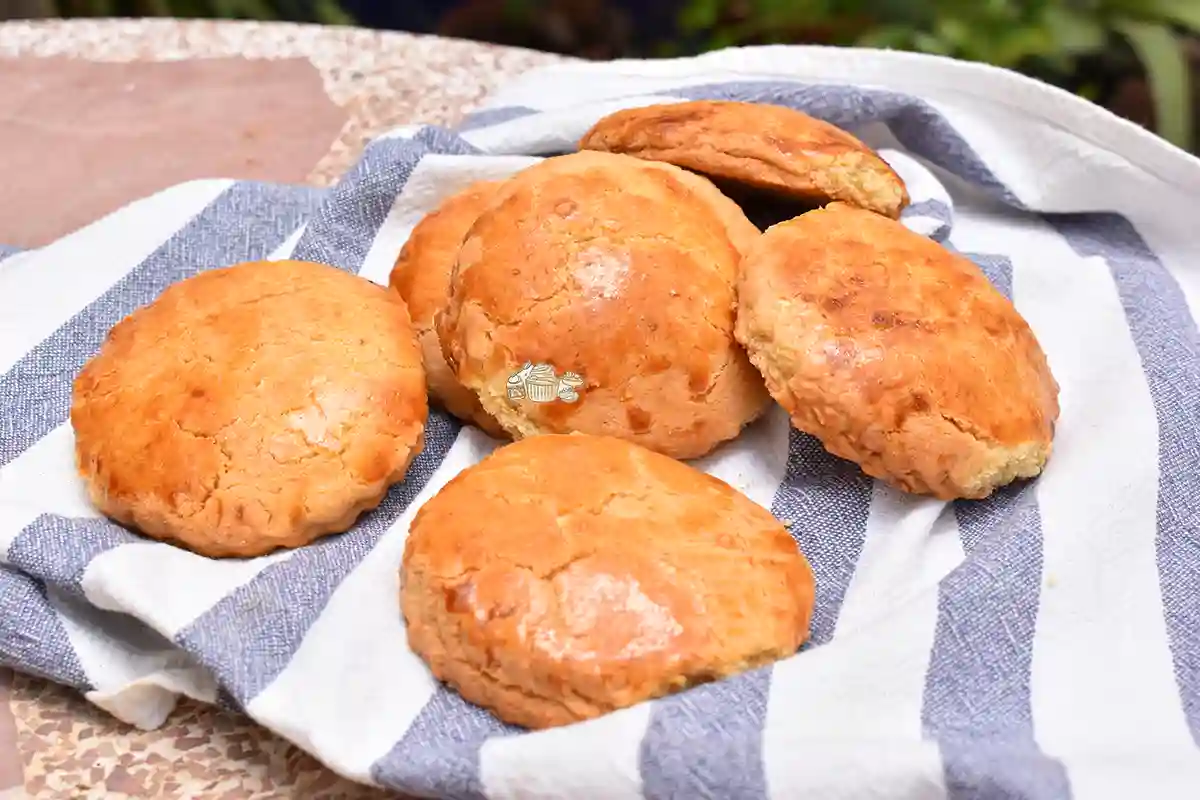 Imagen de los Pastelitos de Pasta Flora con Cabello de Ángel